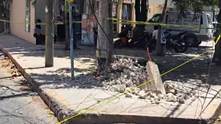 La vialidad tuvo que ser cerrada por los daños causados