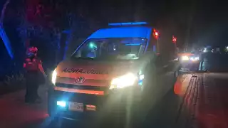 Paramédicos brindaron los primeros auxilios y lo trasladaron al hospital.