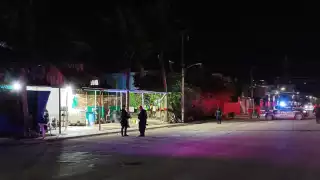 Dos hombres atacados en autolavado en la región 216 en Cancún.