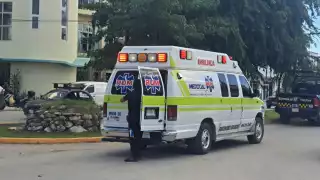 Servicios de emergencia llegaron al lugar para atender a las lesionadas.
