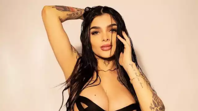 Karely vuelve con todo en plena cuarentena