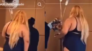 Mamá asiste a graduación con polémico vestido: VIDEO