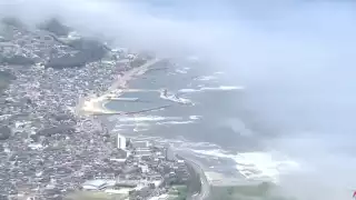 Tsunami llegando a las costas de Japón, luego del terremoto que sacudió a Rusia.