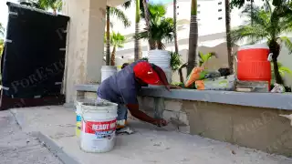 “Nos cobran 500 a la semana": Albañiles en Cancún exponen presuntas extorsiones de policías y  del crimen organizado