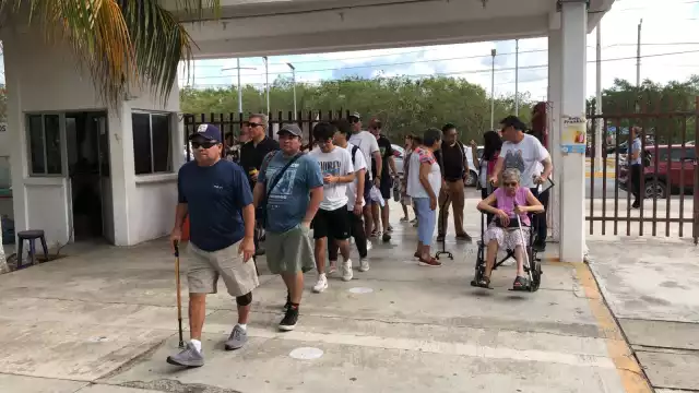 Votantes han comenzado a llegar a las casillas de Cancún