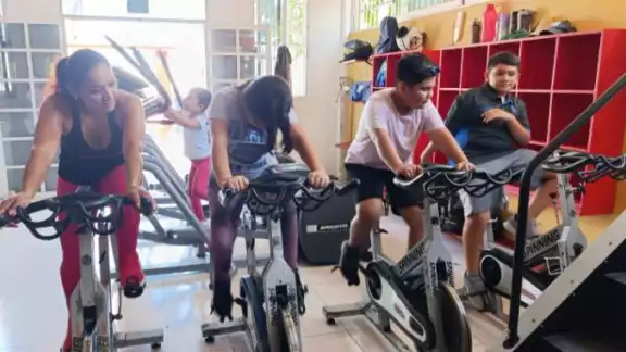 Curso gratuito enseña a niños a moverse, ejercitarse y alimentarse mejor Curso gratuito enseña a niños a moverse, ejercitarse y alimentarse mejor