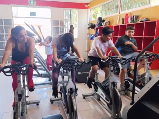 Curso gratuito enseña a niños a moverse, ejercitarse y alimentarse mejor