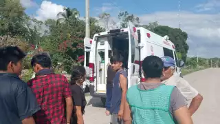 Motociclistas terminan lesionados tras chocar en Champotón