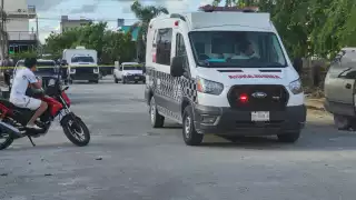 Sicarios asesinan a balazos a un matrimonio frente a sus hijos en la Región 252 de Cancún