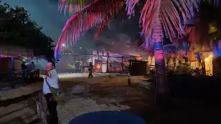 Se incendian palpas de Playa Norte en Ciudad del Carmen