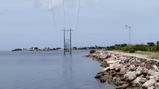 Amenazan con protestas en Isla Arena ante altos recibos de luz y días sin servicio 