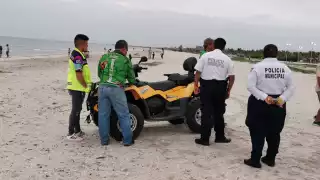 Detienen cuatrimoto por poner en riesgo a bañistas en Playa Norte de Ciudad del Carmen