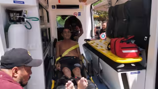 Hombre amenaza con incendiar su casa en Ciudad del Carmen