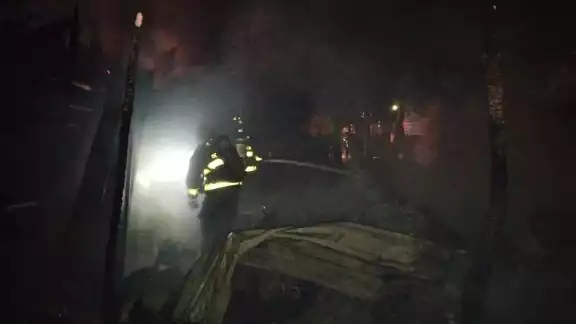 Los tres siniestros fueron atendidos de manera consecutiva entre la medianoche y las primeras horas de la mañana