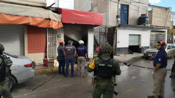 Durante las primeras horas del sábado, un incendio devastador destruyó una tienda de ropa y novedades en Tulum Durante las primeras horas del sábado, un incendio devastador destruyó una tienda de ropa y novedades en Tulum