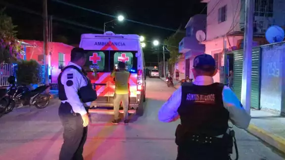 Riña entre hermanos deja un lesionado con arma blanca en la colonia Santa Rosalía Riña entre hermanos deja un lesionado con arma blanca en la colonia Santa Rosalía