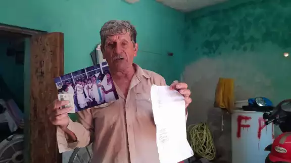 Felipe Jesús Poot Cauich exige que le devuelvan el dinero que pagó. Felipe Jesús Poot Cauich exige que le devuelvan el dinero que pagó.
