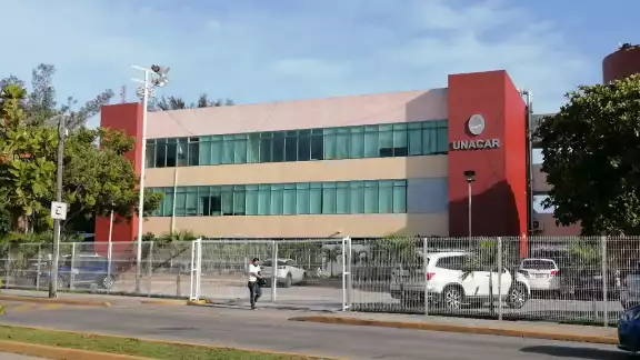 Protesta estudiantil en la Unacar por reducción de carga académica y cambios sin aviso Protesta estudiantil en la Unacar por reducción de carga académica y cambios sin aviso