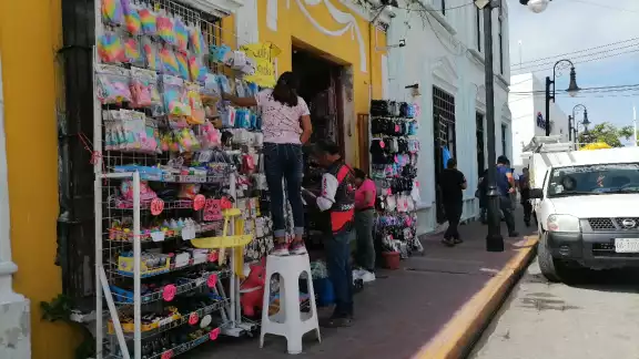 Mipymes en Carmen enfrentan una crisis por falta de pagos de PEMEX y ausencia de apoyo gubernamental. Mipymes en Carmen enfrentan una crisis por falta de pagos de PEMEX y ausencia de apoyo gubernamental.