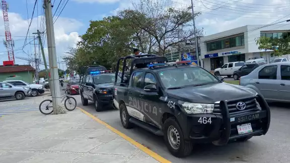 Al revisar sus pertenencias, encontraron un arma deportiva modificada para disparar municiones reales Al revisar sus pertenencias, encontraron un arma deportiva modificada para disparar municiones reales