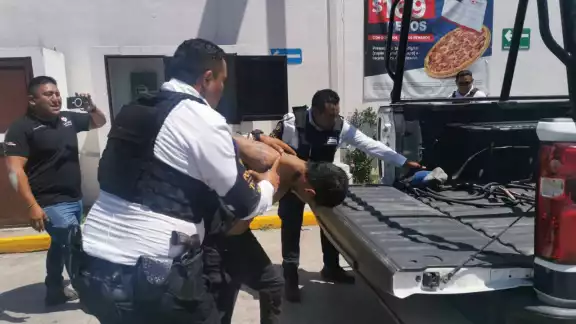 Hombre detenido por robo de celular a joven en San Agustín del Palmar. Hombre detenido por robo de celular a joven en San Agustín del Palmar.