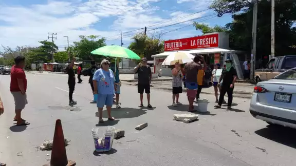 Los vecinos aseguran que llevan cinco noches sin energía, lo que no es aceptable 
