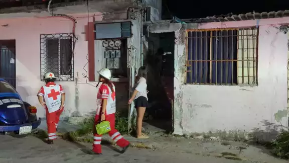 Expareja héroe en Benito Juárez: detiene golpiza y pone a salvo a mujer y dos menores Expareja héroe en Benito Juárez: detiene golpiza y pone a salvo a mujer y dos menores