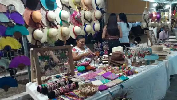 Falta de promoción y desinterés juvenil amenazan artesanía becaleña Falta de promoción y desinterés juvenil amenazan artesanía becaleña