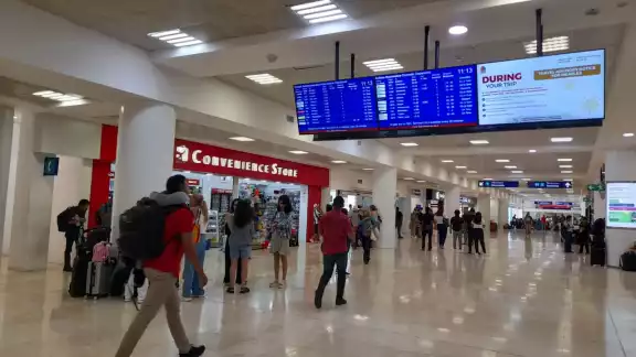 Del total de los vuelos demorados, 5 fueron de llegada hacia Cancún de distintos destinos internacionales y 14 salidas Del total de los vuelos demorados, 5 fueron de llegada hacia Cancún de distintos destinos internacionales y 14 salidas