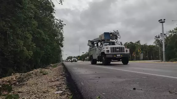 Estas unidades habían llegado a la ciudad de Felipe Carrillo Puerto, procedentes del estado de Oaxaca, dos días antes del impacto del fenómeno natural en costas de Quintana Roo Estas unidades habían llegado a la ciudad de Felipe Carrillo Puerto, procedentes del estado de Oaxaca, dos días antes del impacto del fenómeno natural en costas de Quintana Roo