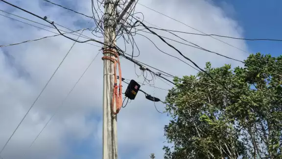 Javier Vidal Flores, de 57 años, cayó desde un poste de la CFE mientras trabajaba de manera particular Javier Vidal Flores, de 57 años, cayó desde un poste de la CFE mientras trabajaba de manera particular