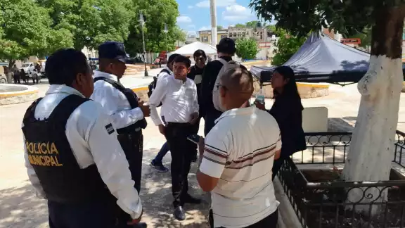 Ciudadanos quedan sin señal tras cambio forzado a AT&T en Nunkiní Ciudadanos quedan sin señal tras cambio forzado a AT&T en Nunkiní