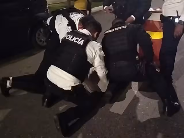 El sujeto intentó huir pero fue sometido por los agentes del orden