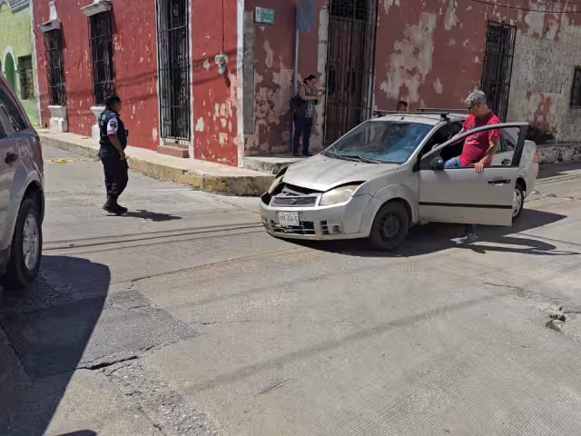 Aparatoso accidente vehicular en el barrio de Guadalupe