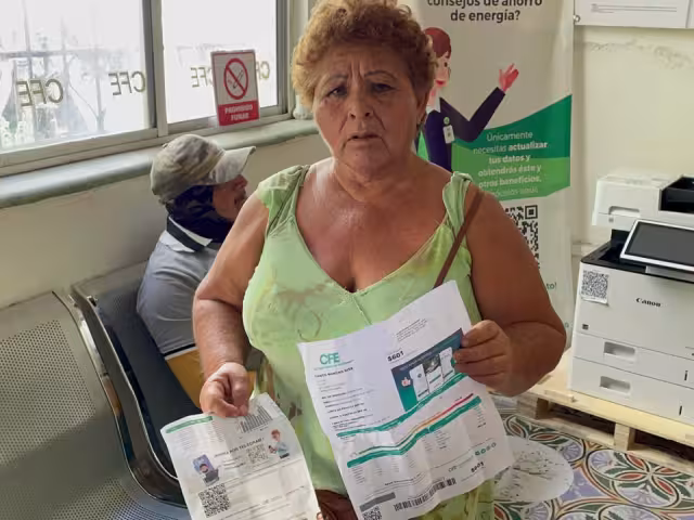 Usuaria de Hopelchén denunció que la CFE se negó a cobrarle su recibo de energía.