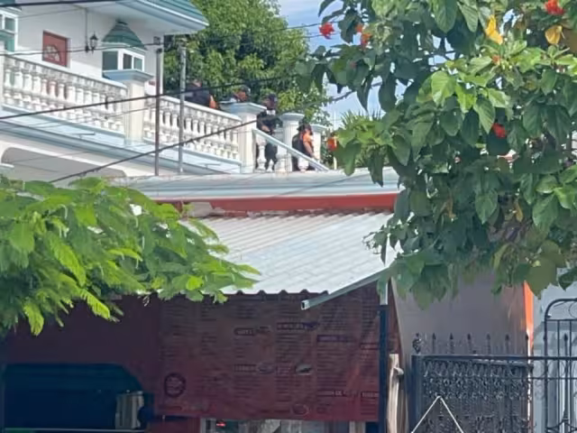 Elementos de la SSC atendieron el llamado y auxiliaron a la mujer.
