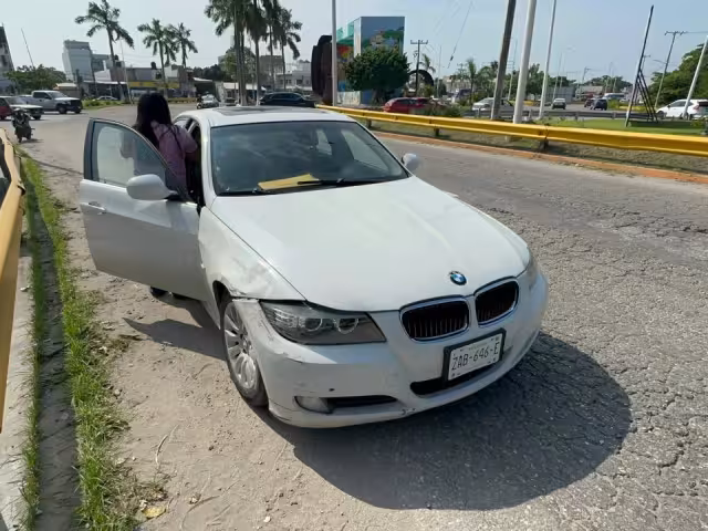 Accidente vial provoca caos vehicular en la avenida Isla de Tris; no se reportan lesionados