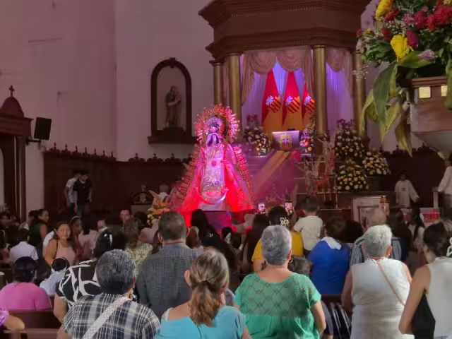 Clausuran fiestas patronales en Champotón con la subida de la Virgen de Las Mercedes