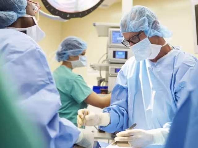 Dan continuidad al fortalecimiento de la infraestructura, el equipamiento y a su personal especializado.