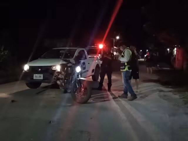 En Escárcega, un conductor alcoholizado impactó por alcance a una motocicleta en la colonia Unidad Esfuerzo y Trabajo I.