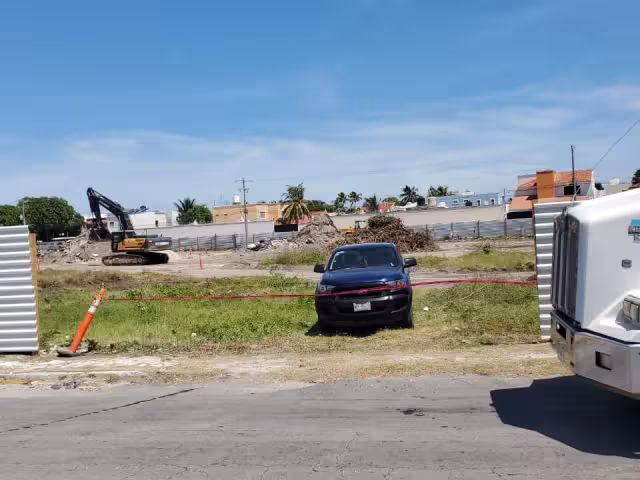 Señalan prácticas de corrupción y cobro de cuotas en construcción de Bodega Aurrerá