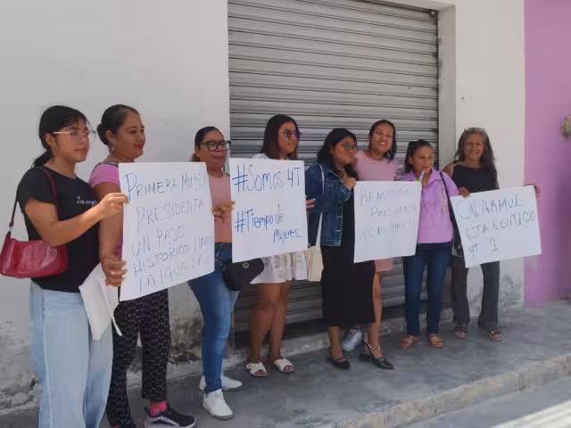 Habitantes de Calakmul esperan la llegada de la presidenta Claudia Sheinbaum para inaugurar el Centro Libre de Mujeres.
