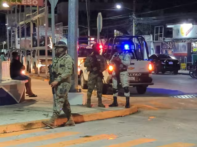 Riña con amenazas de arma de fuego genera pánico y fuerte despliegue policiaco en Carmen