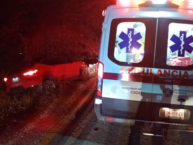 Accidente carretero moviliza a policías y paramédicos en Campeche