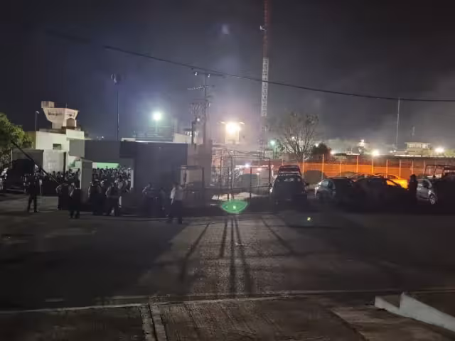 La madrugada del viernes 15 de marzo del año pasado, los reclusos del Cereso se enfrentaron con el personal de seguridad penitenciaria y policías estatales.