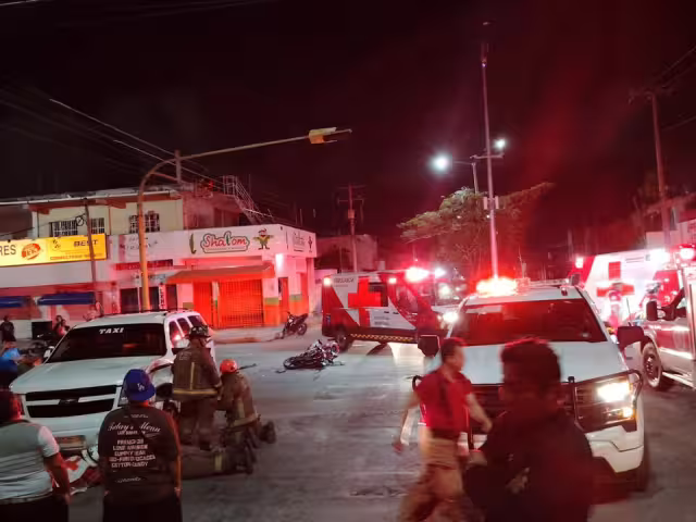 Grave accidente en Cancún: motociclista queda atrapado bajo una camioneta en la Ruta 4