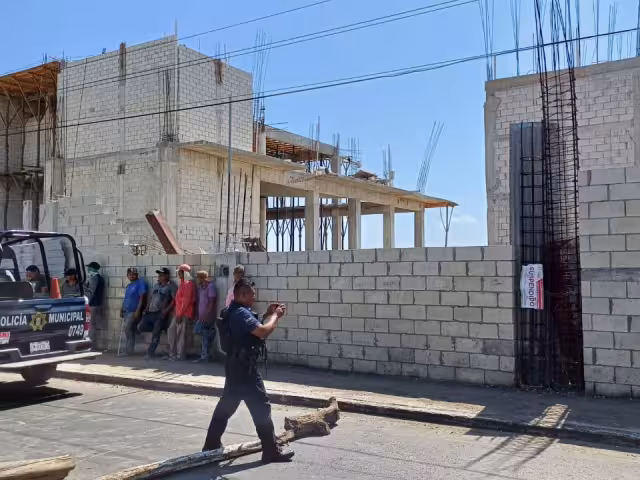 Personal de Desarrollo Urbano suspendió una obra en Atasta por tercera vez por falta de permisos municipales