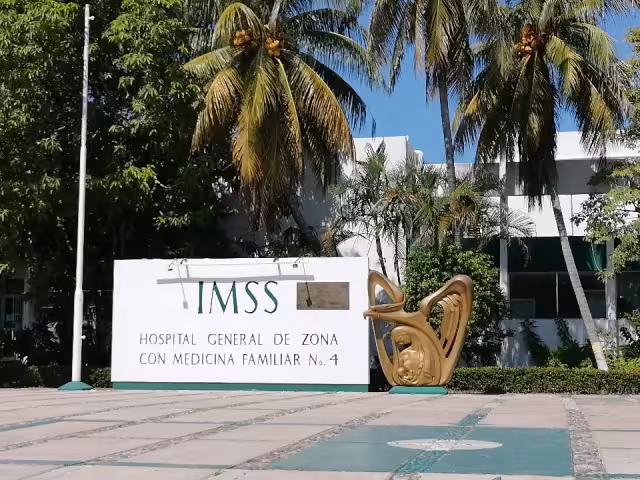 Paciente del IMSS Carmen denuncia tres suspensiones de tomografía por fallas en equipo médico.