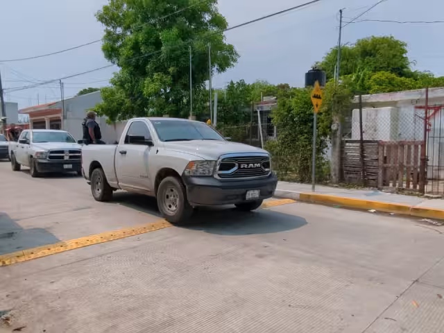 FGECAM asegura drogas y dinero en operativo en colonia Renovación