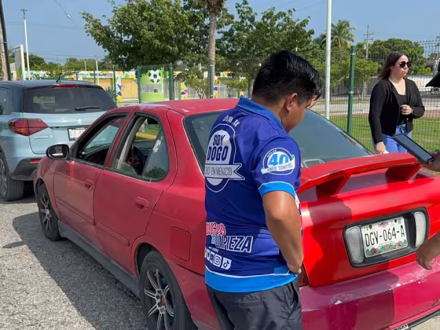 Involucrados: una camioneta Suzuki y un Nissan Sentra